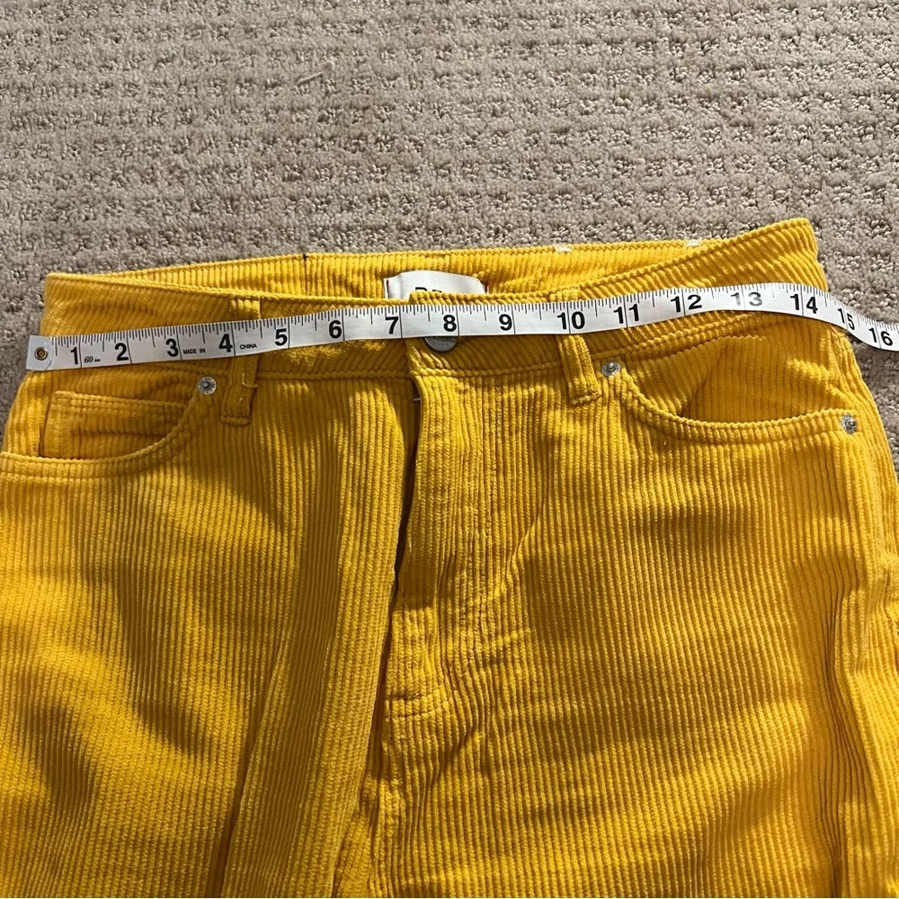 BDG Urban Outfitters High Rise Corduroy Mom Jeans Size 28